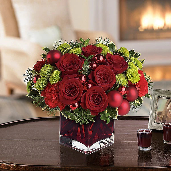 Teleflora's Merry & Bright