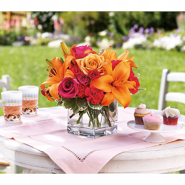 Teleflora's Uniquely Chic